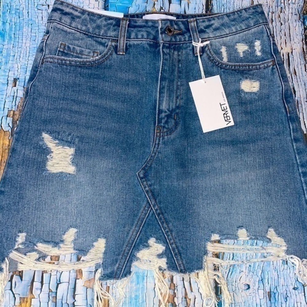 Vervet Claudia Distressed Frayed Denim Jean Skirt